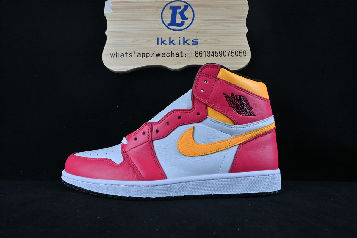 Air Jordan 1“ Light Fusion Red”